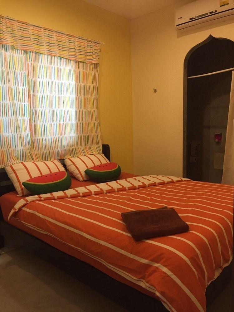 Tid Tarad Hostel Хуа Хин Экстерьер фото